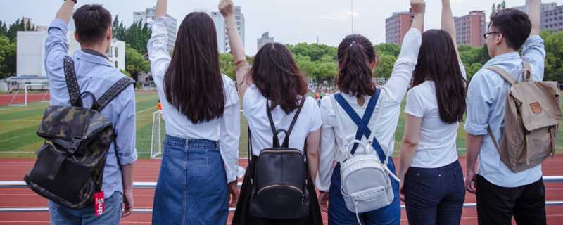 18岁女孩身高体重标准是多少